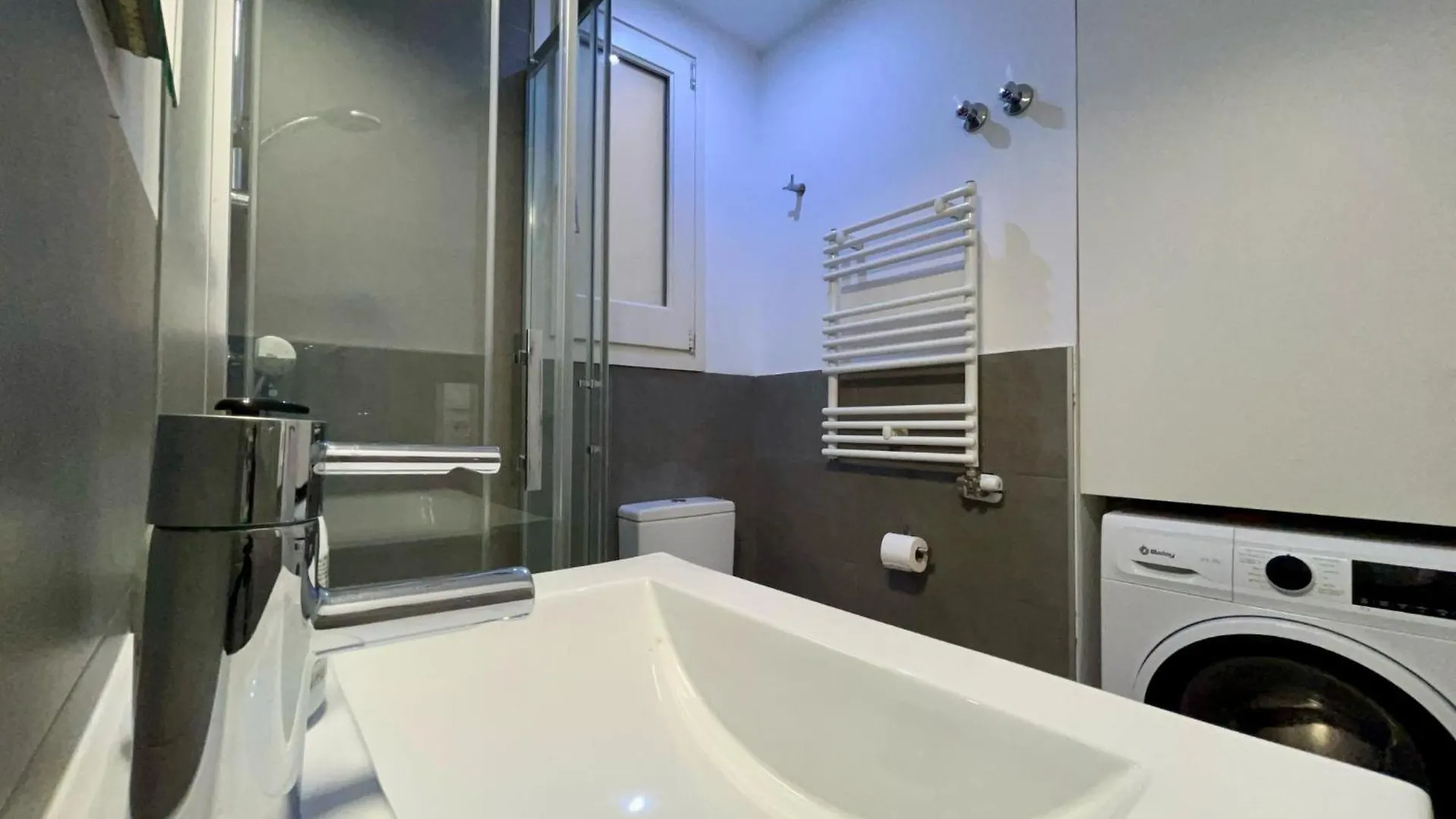 Tucson Suites II Barcelona Apartment
