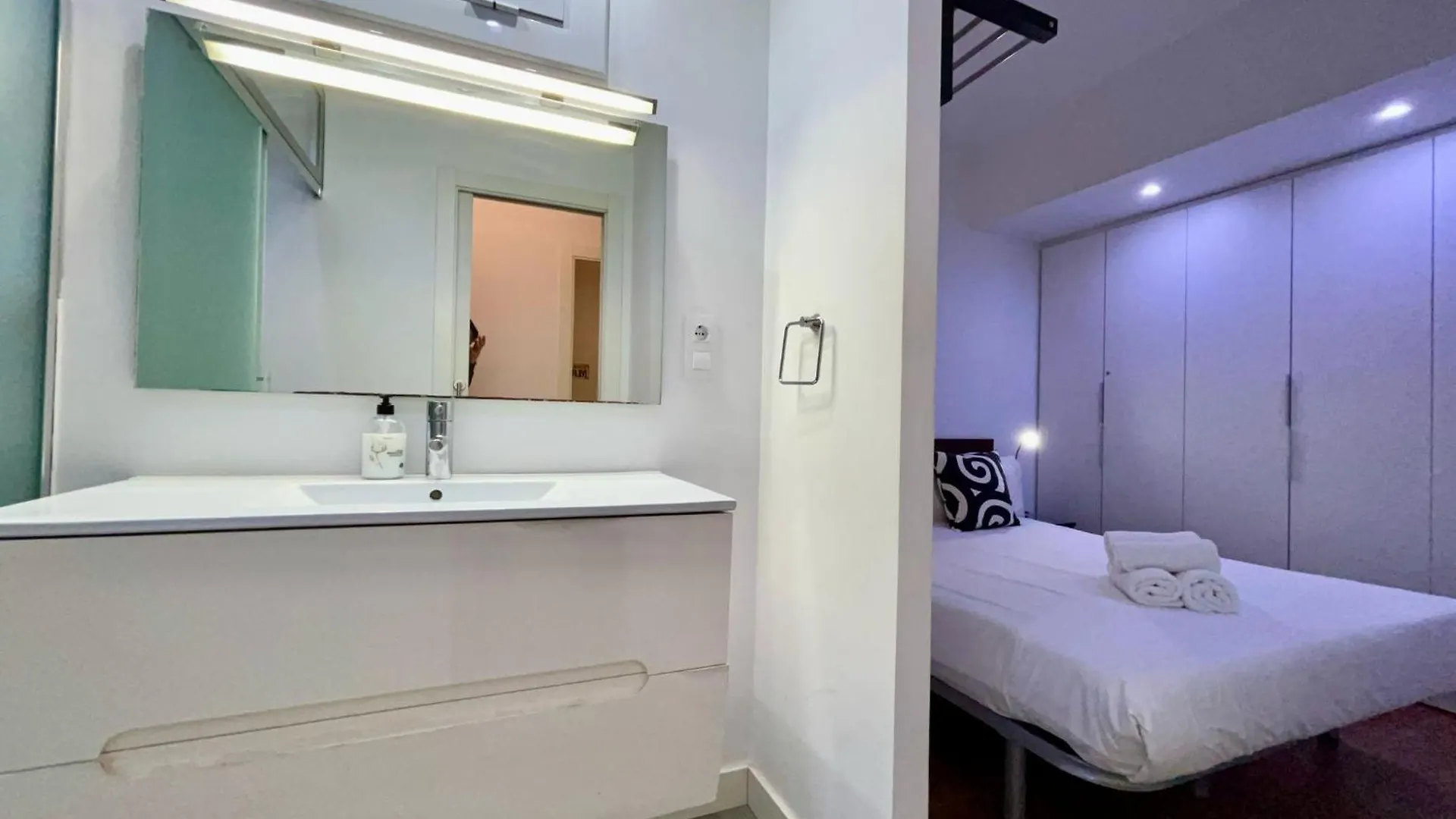 Tucson Suites II Barcelona Apartment