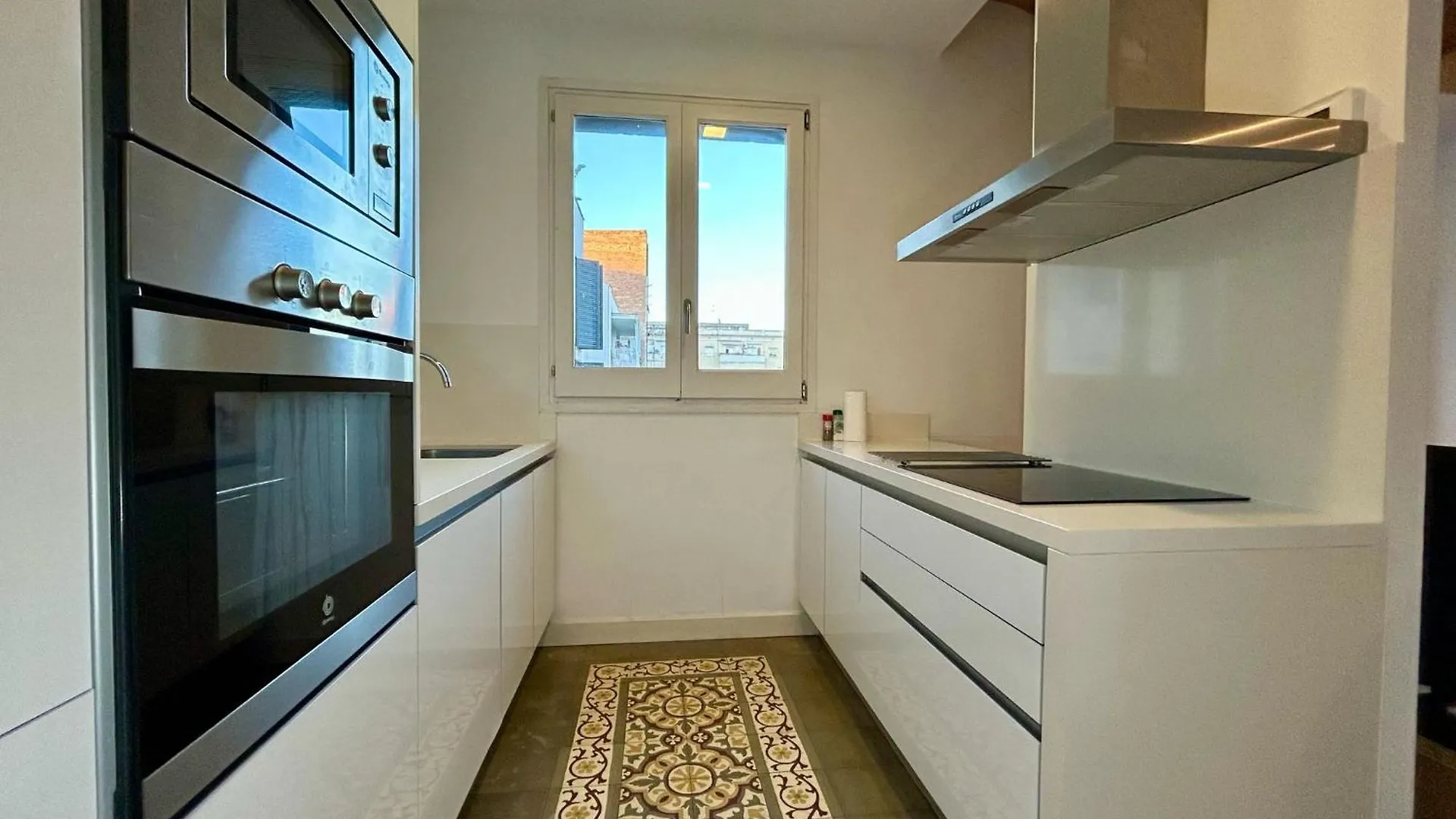 Tucson Suites II Barcelona Apartment